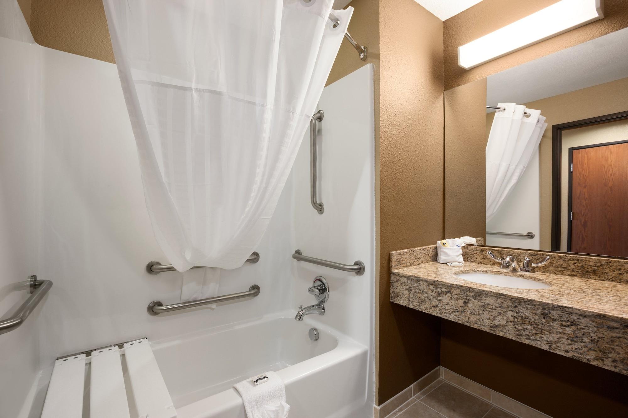 Garner Hotel Gonzales By Ihg Bagian luar foto