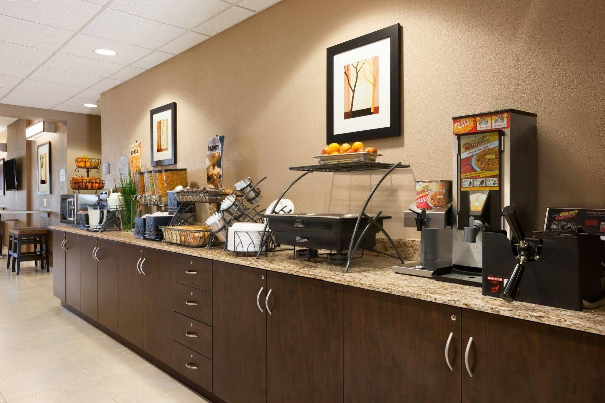 Garner Hotel Gonzales By Ihg Bagian luar foto
